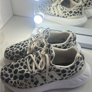 Adidas Swift Run 22 Women’s Shoes